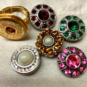 Ring with ring snaps